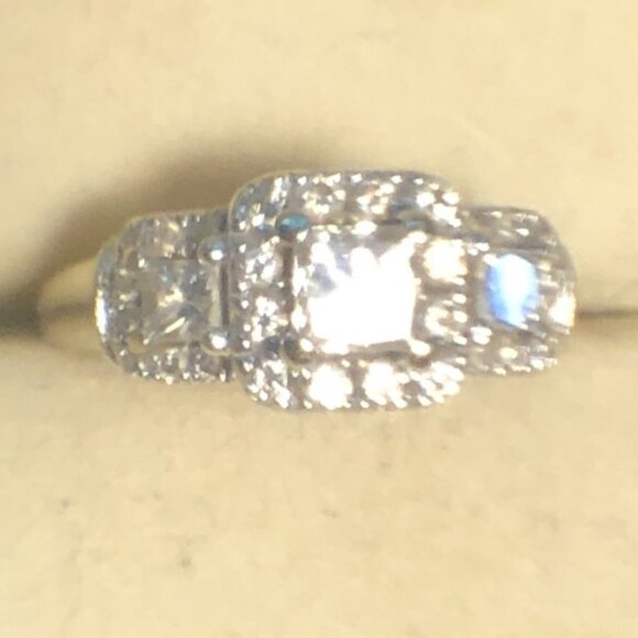 VERA WANG LOVE COLLECTION White Gold Diamond Ring with Hidden Sapphire Gemstone - Picture 5 of 9